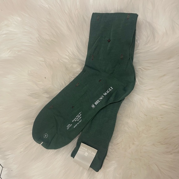 Bruno Magli Green Knee High Dress Socks Size Medium Thin Cotton New With Tags - Picture 1 of 4